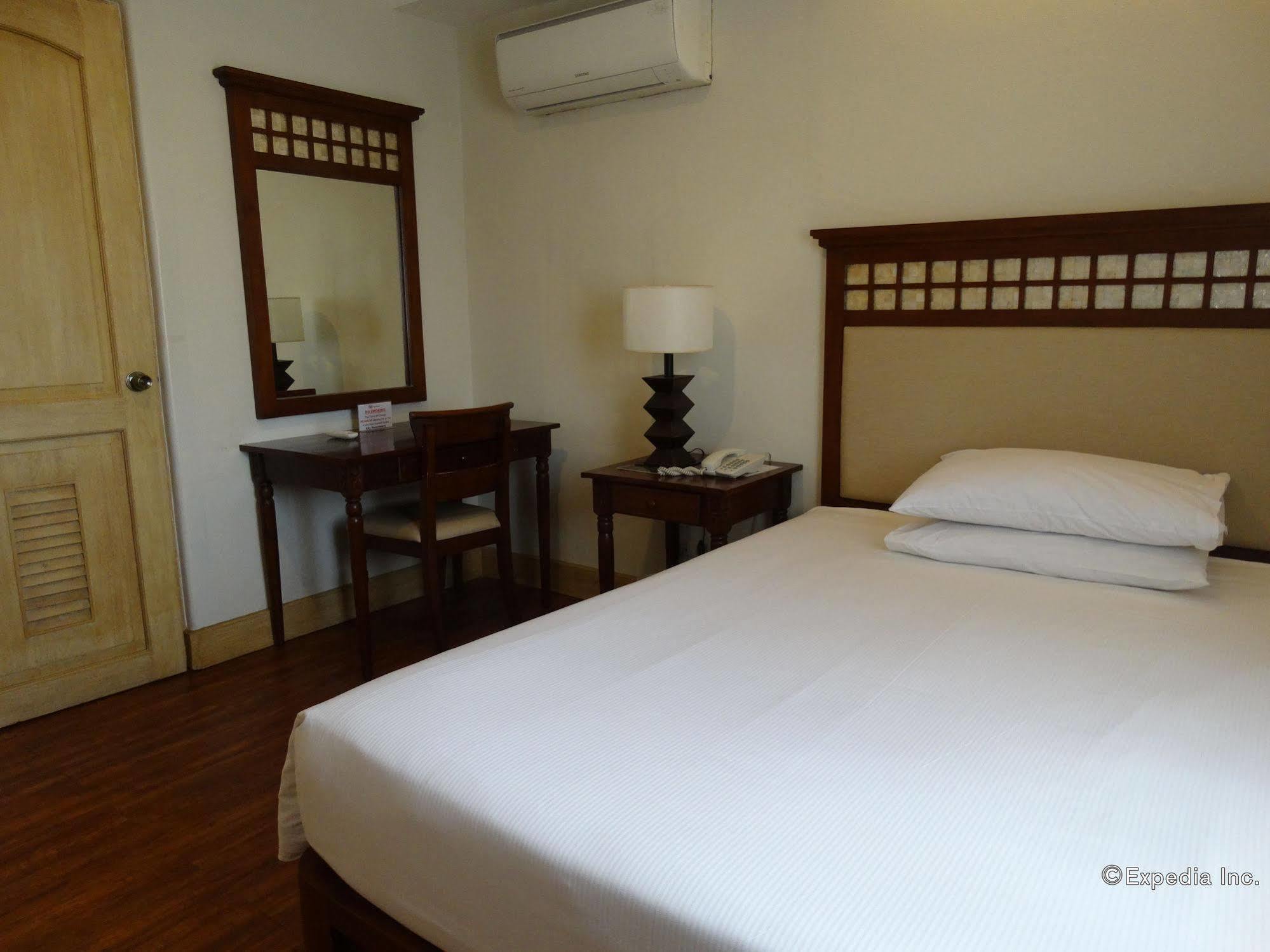 Hotel Emilia Davao City Buitenkant foto