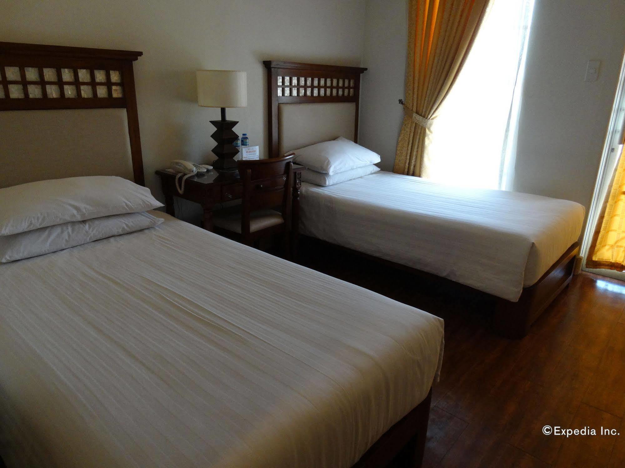 Hotel Emilia Davao City Buitenkant foto
