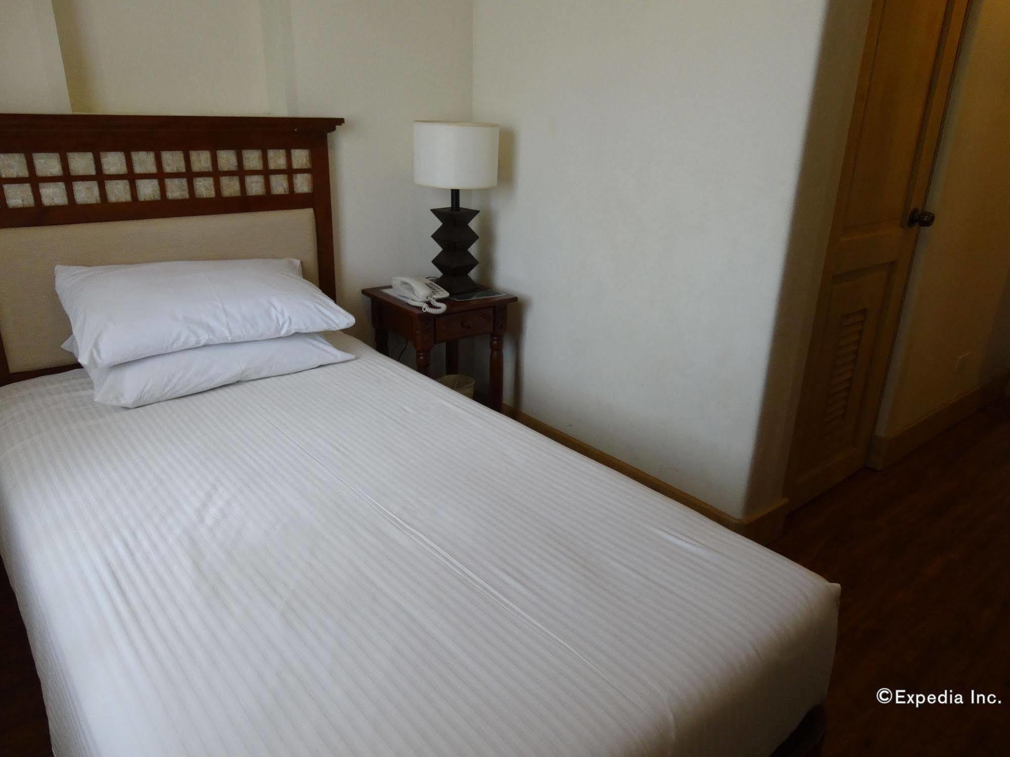 Hotel Emilia Davao City Buitenkant foto
