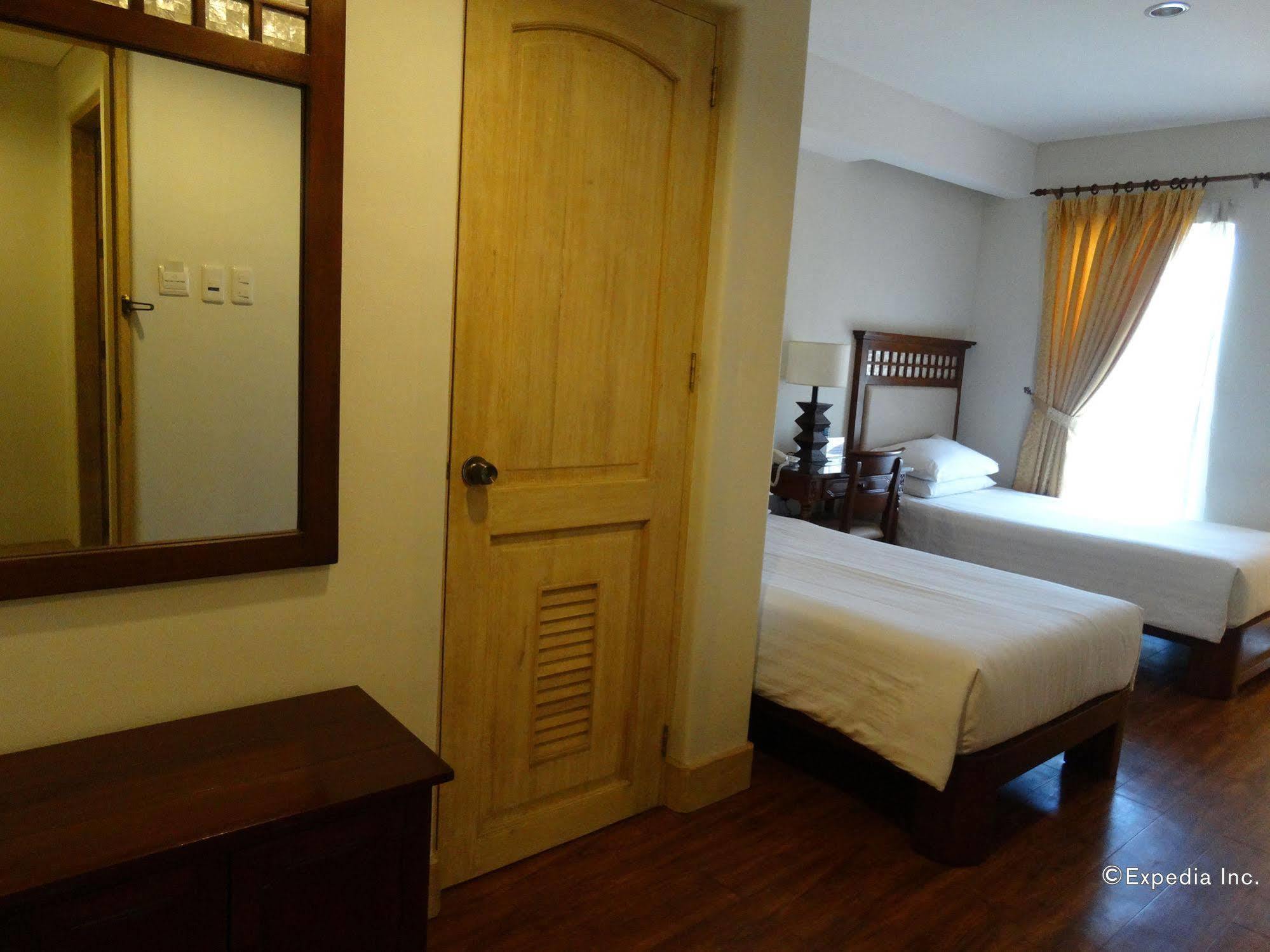 Hotel Emilia Davao City Buitenkant foto