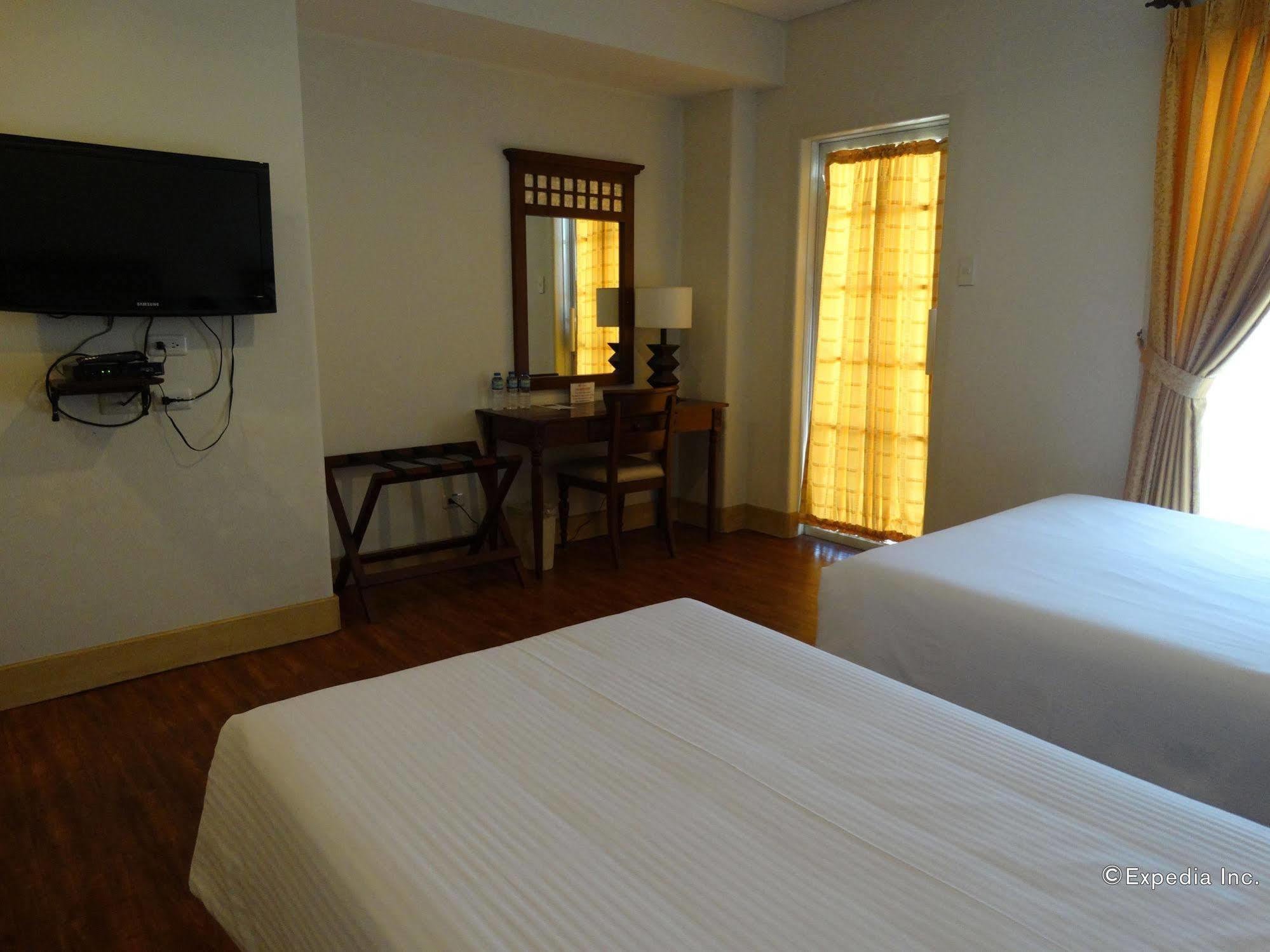 Hotel Emilia Davao City Buitenkant foto