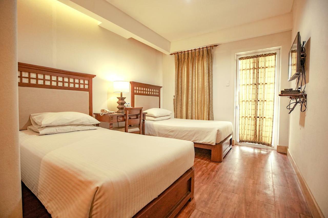 Hotel Emilia Davao City Buitenkant foto