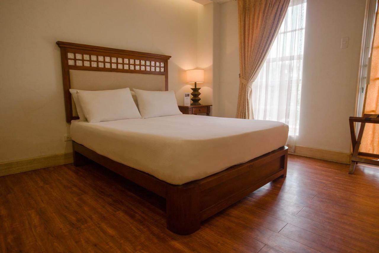 Hotel Emilia Davao City Buitenkant foto